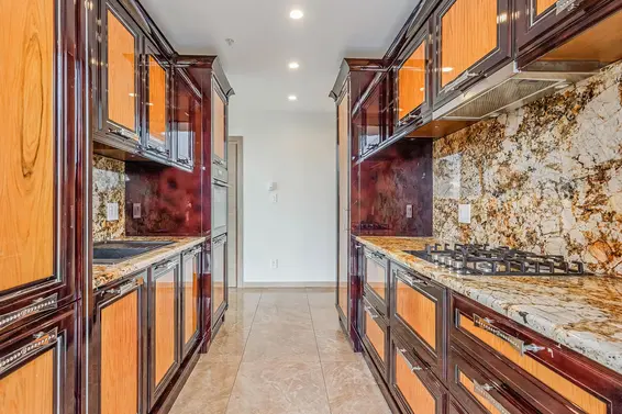 703 131 East 3rd Street, North Vancouver For Sale - image 3