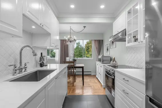 402 1750 Esquimalt Avenue, West Vancouver For Sale - image 9
