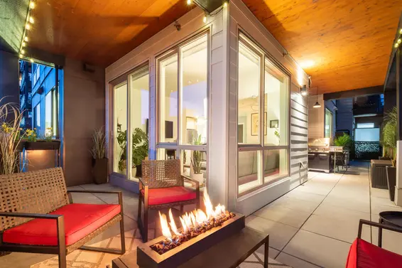 201 108 East 8th Street, North Vancouver