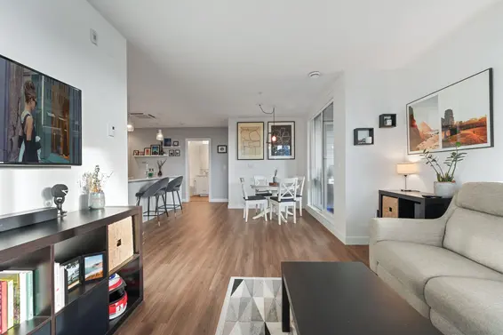 201 108 East 8th Street, North Vancouver For Sale - image 2