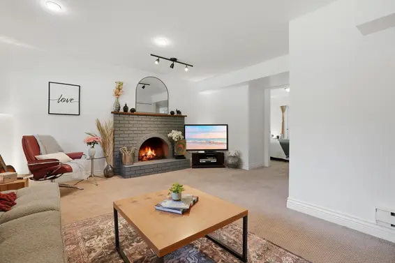 3693 Regent Avenue, North Vancouver For Sale - image 27