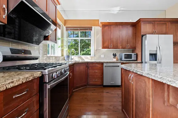 300 Ocean Crest Drive, West Vancouver For Sale - image 8