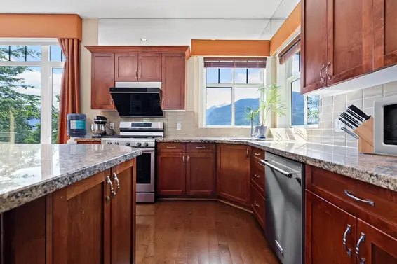 300 Ocean Crest Drive, West Vancouver For Sale - image 9