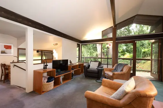 5335 Marine Drive, West Vancouver For Sale - image 11