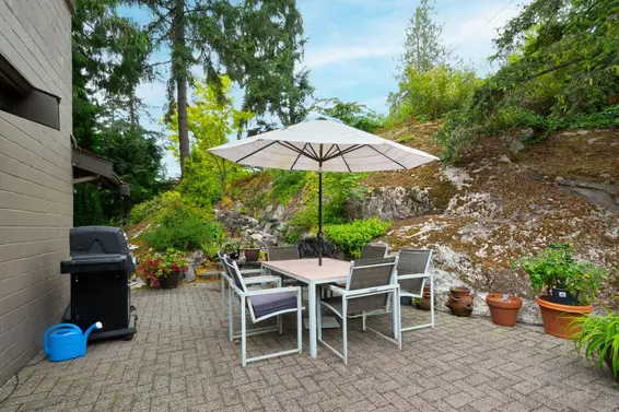 5335 Marine Drive, West Vancouver For Sale - image 20