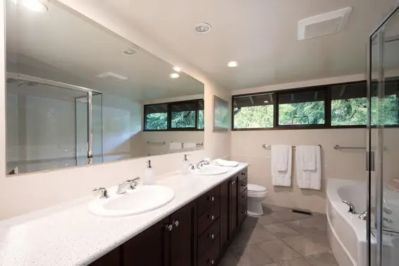5335 Marine Drive, West Vancouver For Sale - image 35