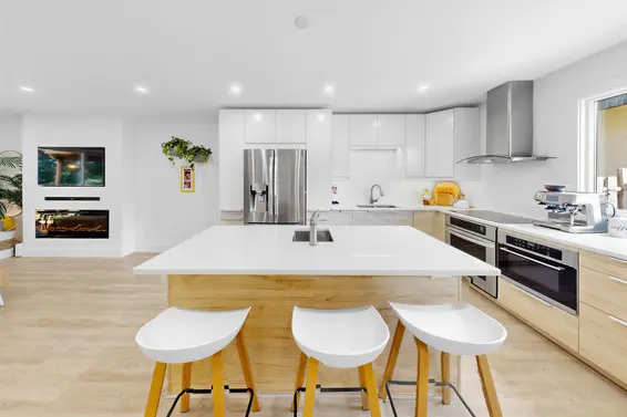 1270 Premier Street, North Vancouver For Sale - image 3