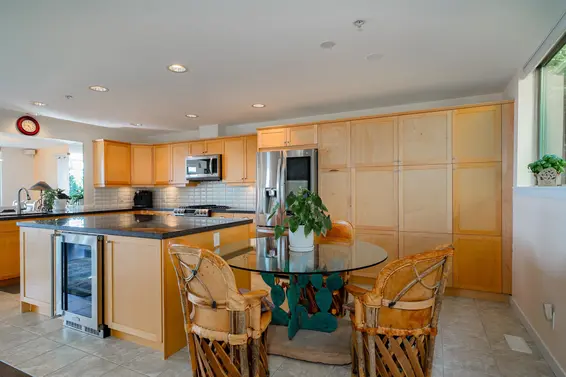 8664 Seascape Drive, West Vancouver For Sale - image 11