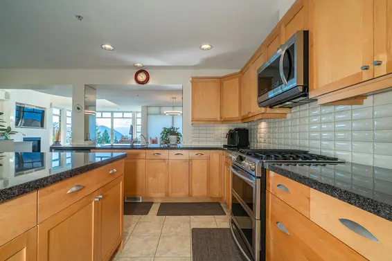 8664 Seascape Drive, West Vancouver For Sale - image 13