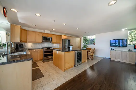 8664 Seascape Drive, West Vancouver For Sale - image 16