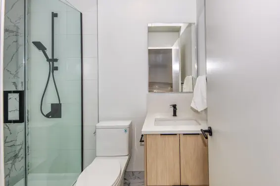 368 422 East 3rd Street, North Vancouver For Sale - image 19