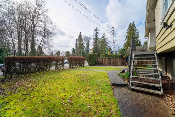2212 Old Dollarton Road, North Vancouver For Sale - image 10