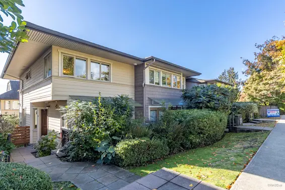9 215 East 4th Street, North Vancouver For Sale - image 4