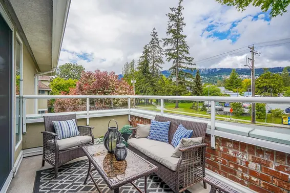 16 2110 Marine Drive, West Vancouver