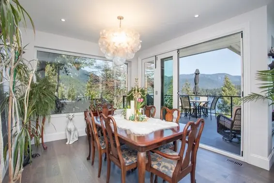 1812 Cardinal Crescent, North Vancouver For Sale - image 13