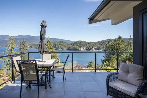 1812 Cardinal Crescent, North Vancouver For Sale - image 14