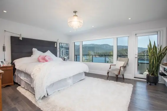 1812 Cardinal Crescent, North Vancouver For Sale - image 20