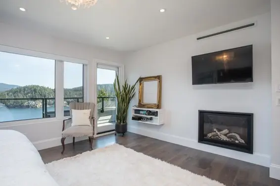 1812 Cardinal Crescent, North Vancouver For Sale - image 22