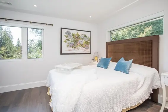 1812 Cardinal Crescent, North Vancouver For Sale - image 25