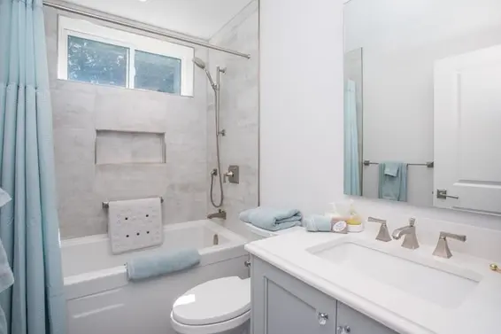 1812 Cardinal Crescent, North Vancouver For Sale - image 28