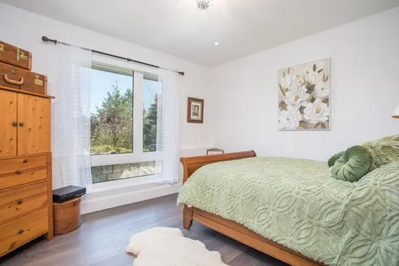 1812 Cardinal Crescent, North Vancouver For Sale - image 34
