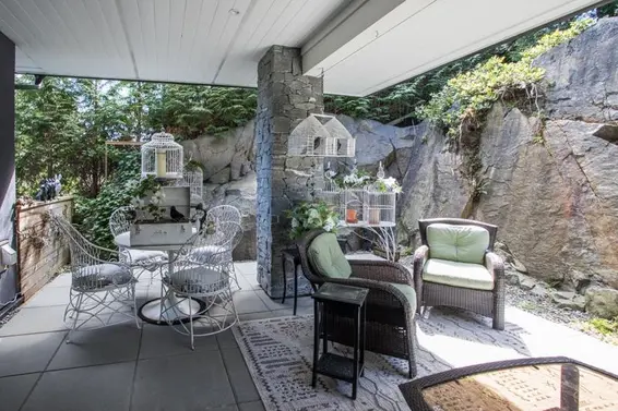 1812 Cardinal Crescent, North Vancouver For Sale - image 37