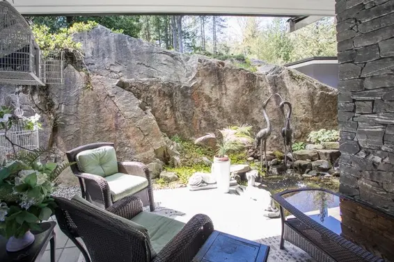1812 Cardinal Crescent, North Vancouver For Sale - image 38
