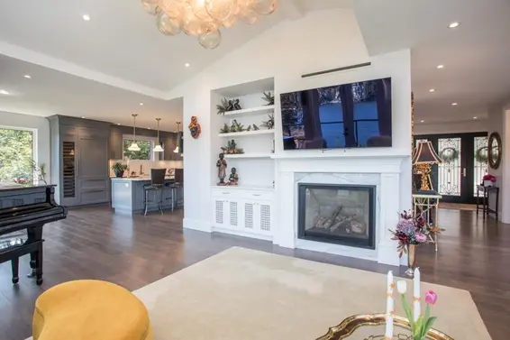 1812 Cardinal Crescent, North Vancouver For Sale - image 7