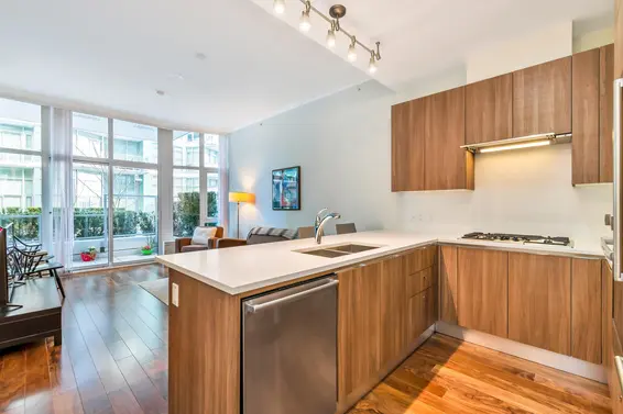 103 185 Victory Ship Way, North Vancouver For Sale - image 10