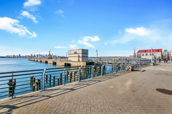 103 185 Victory Ship Way, North Vancouver For Sale - image 23