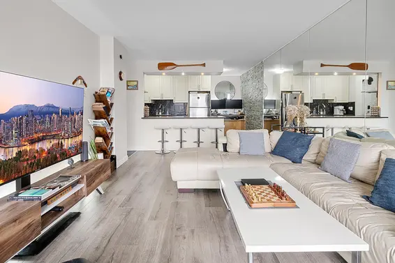 1808 2016 Fullerton Avenue, North Vancouver For Sale - image 2