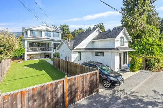 345 East 20th Street, North Vancouver For Sale - image 2