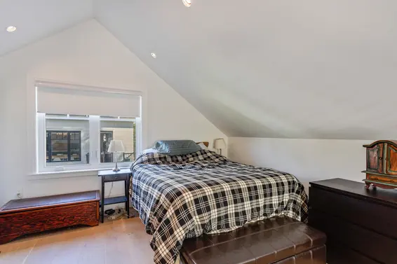 345 East 20th Street, North Vancouver For Sale - image 35