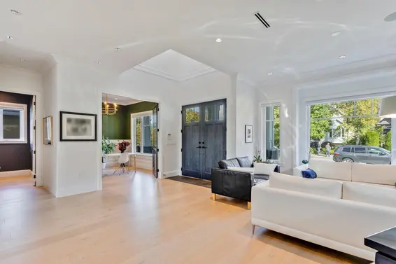 345 East 20th Street, North Vancouver For Sale - image 4