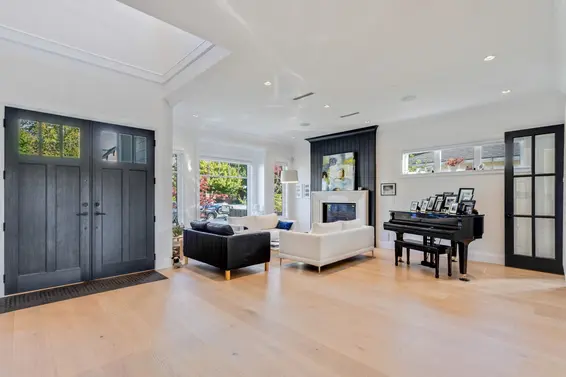 345 East 20th Street, North Vancouver For Sale - image 5