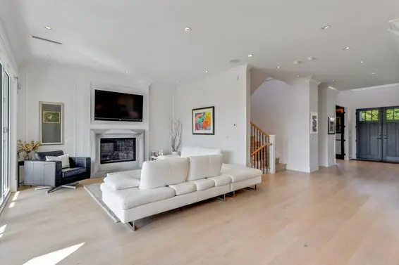 345 East 20th Street, North Vancouver For Sale - image 6