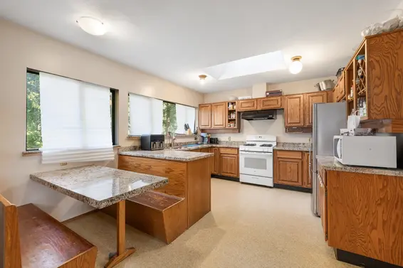 1090 Handsworth Road, North Vancouver For Sale - image 4