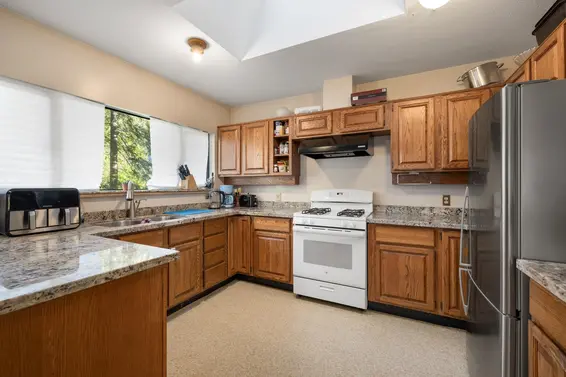 1090 Handsworth Road, North Vancouver For Sale - image 5