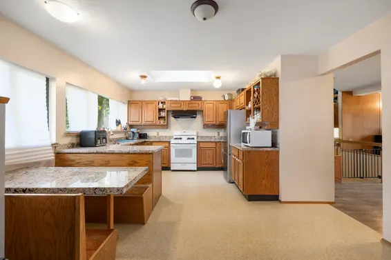 1090 Handsworth Road, North Vancouver For Sale - image 7