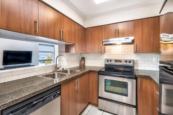 305 235 West 4th Street, North Vancouver For Sale - image 10