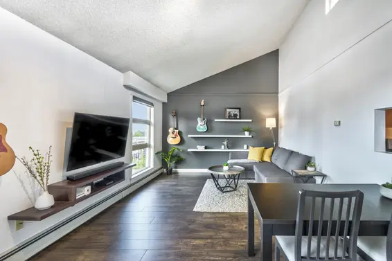 305 235 West 4th Street, North Vancouver For Sale - image 2