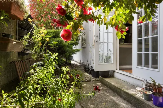 102 120 West 17th Street, North Vancouver For Sale - image 4