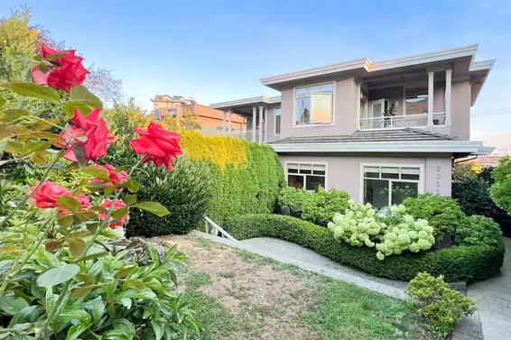 2352 Marine Drive, West Vancouver For Sale - image 2