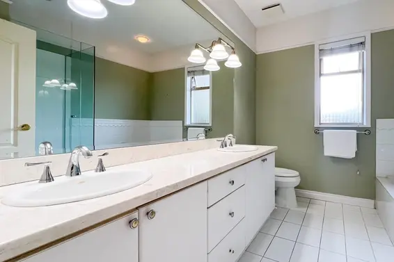 2352 Marine Drive, West Vancouver For Sale - image 31