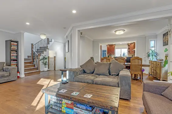 5853 Grousewoods Crescent, North Vancouver For Sale - image 5