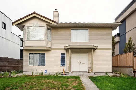 612 East 3rd Street, North Vancouver For Sale - image 4