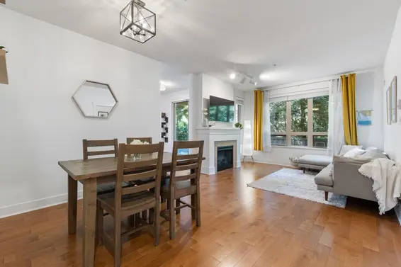 111 1111 East 27th Street, North Vancouver
