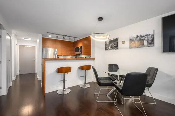 204 124 West 3rd Street, North Vancouver For Sale - image 4