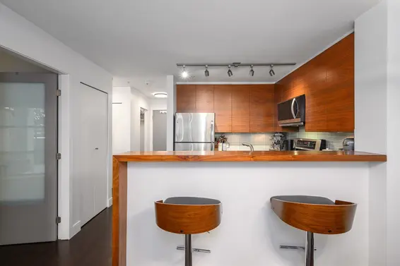 204 124 West 3rd Street, North Vancouver For Sale - image 5