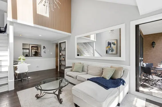 303 1702 Chesterfield Avenue, North Vancouver For Sale - image 10